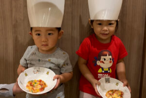 8 月は食育でピザ作り｜大阪の企業主導型保育園リコラ