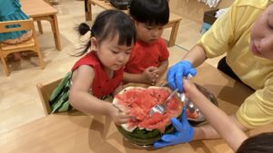 スイカ割り｜大阪の企業主導型保育園リコラ